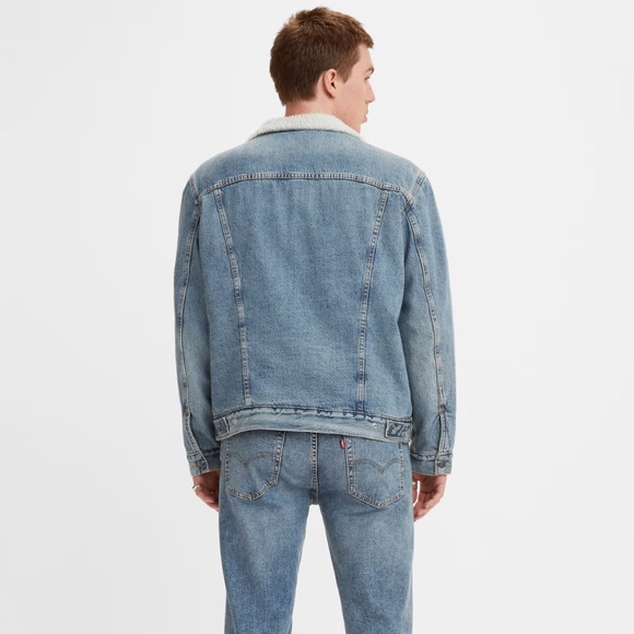 Levi’s Type III Sherpa Trucker Jacket in Color Mustard - Medium Wash - Picture 2 of 13